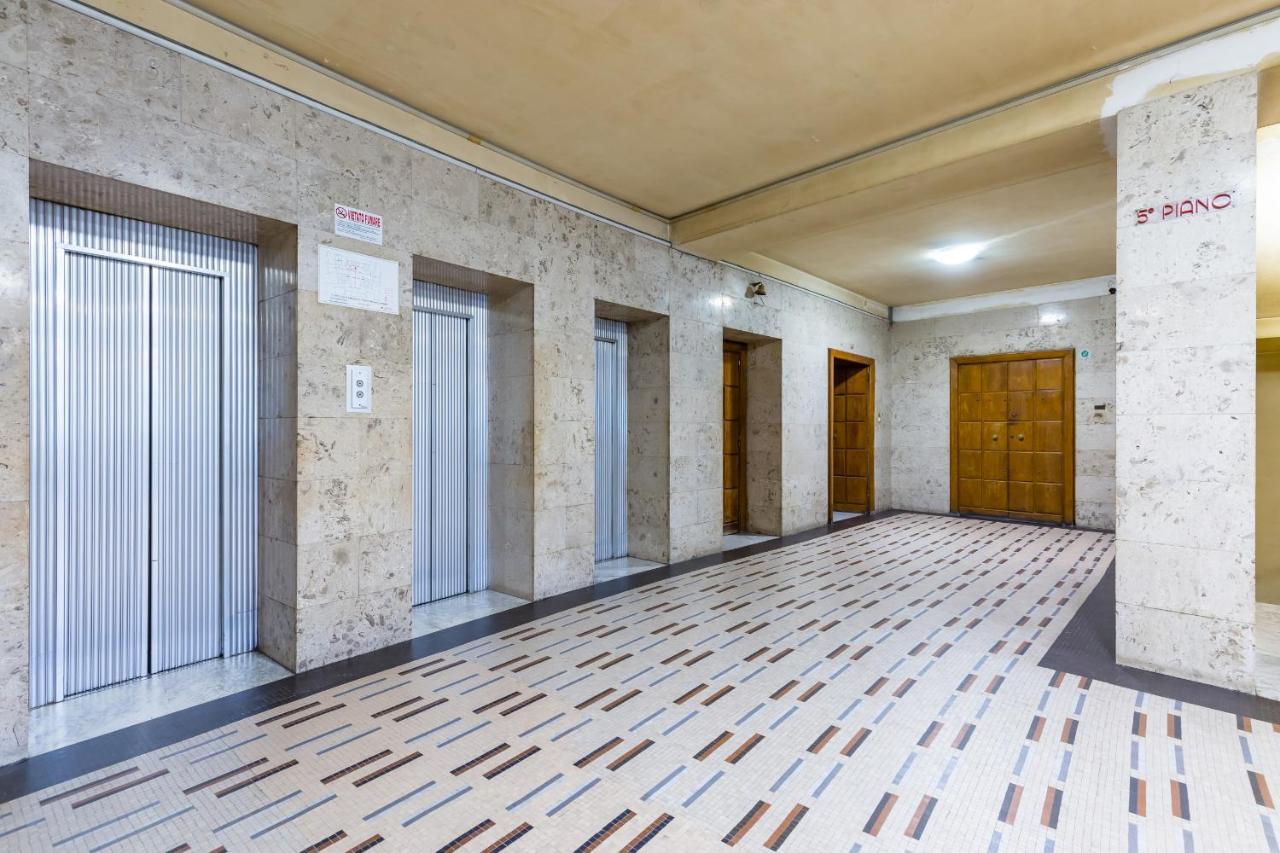 Piazza Municipio Apartments By Wonderful Italy 那不勒斯 外观 照片