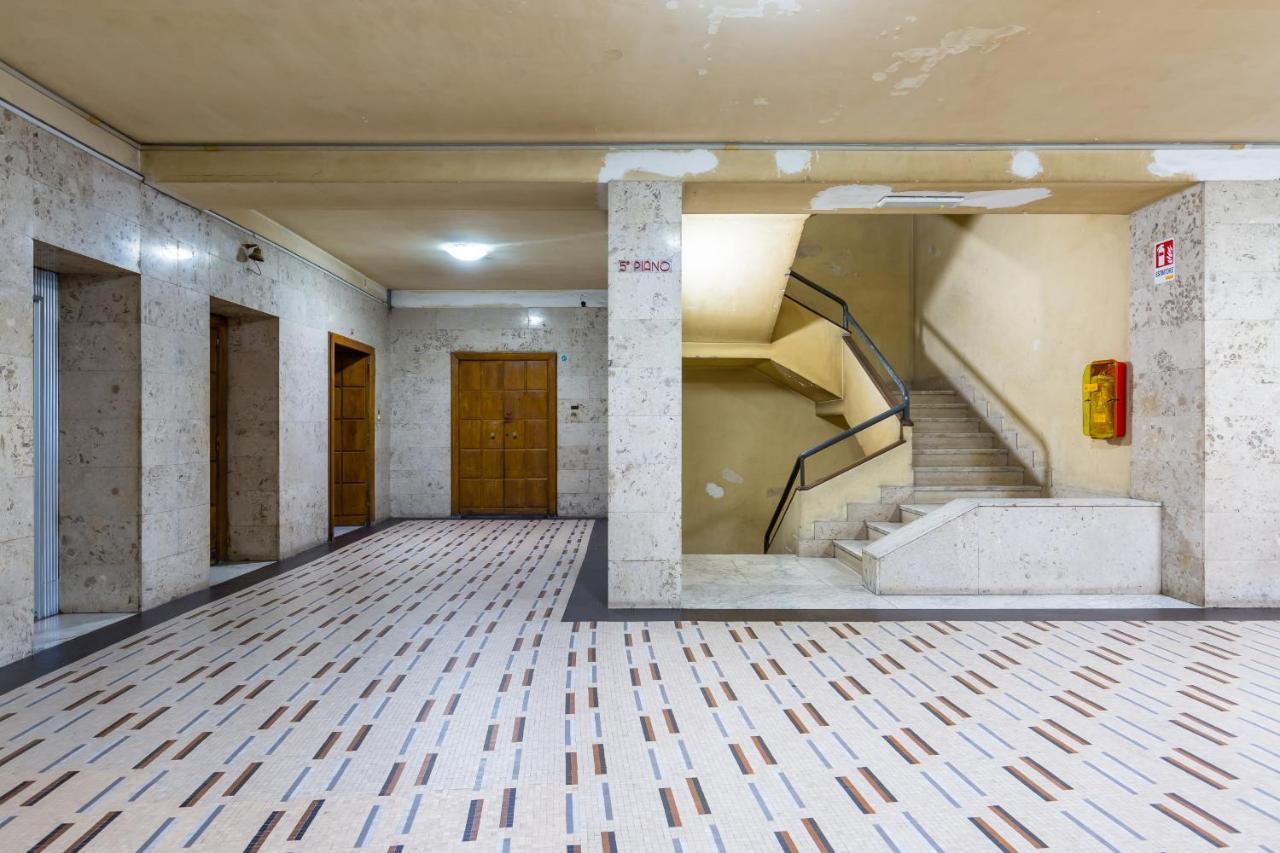 Piazza Municipio Apartments By Wonderful Italy 那不勒斯 外观 照片