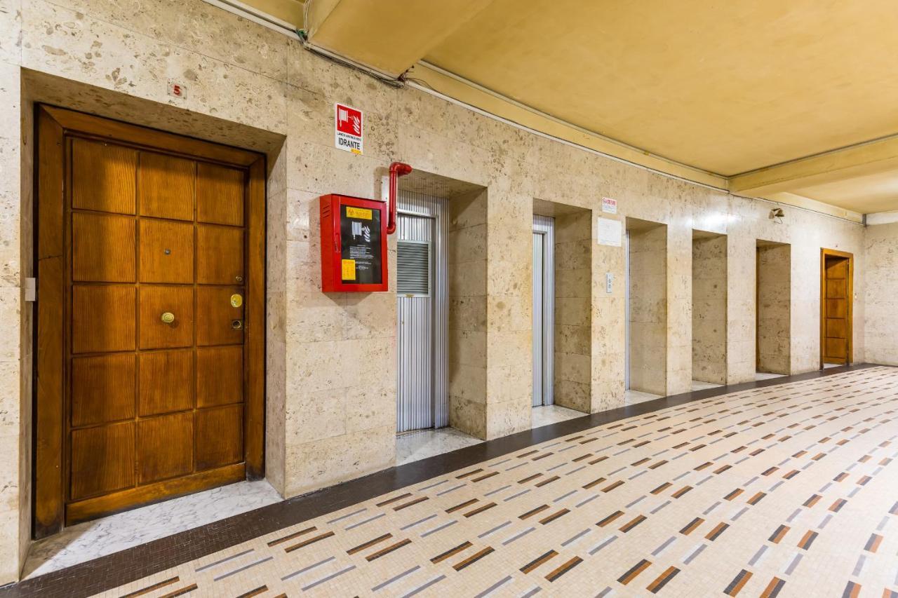Piazza Municipio Apartments By Wonderful Italy 那不勒斯 外观 照片